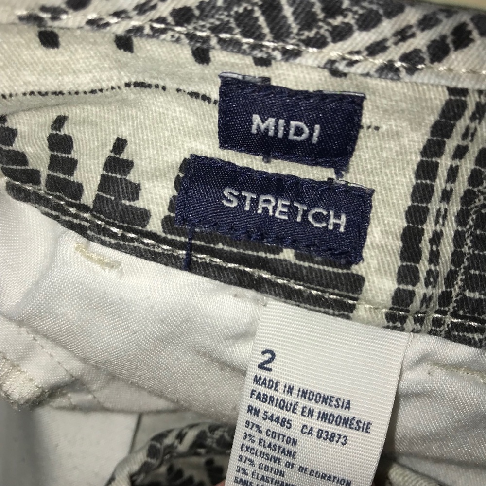 Shorts - Picture 4 of 5